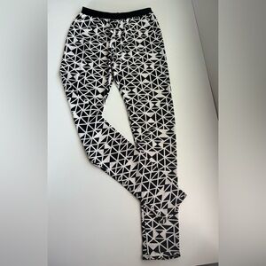 NWOT - Geometric Black and White Leggings